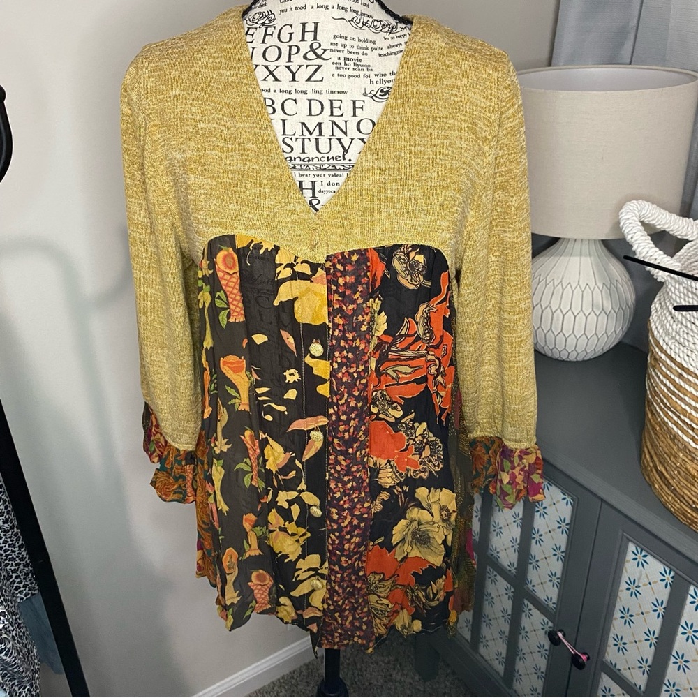A024 Young Threads Floral Patchwork Tunic Blouse … - image 10